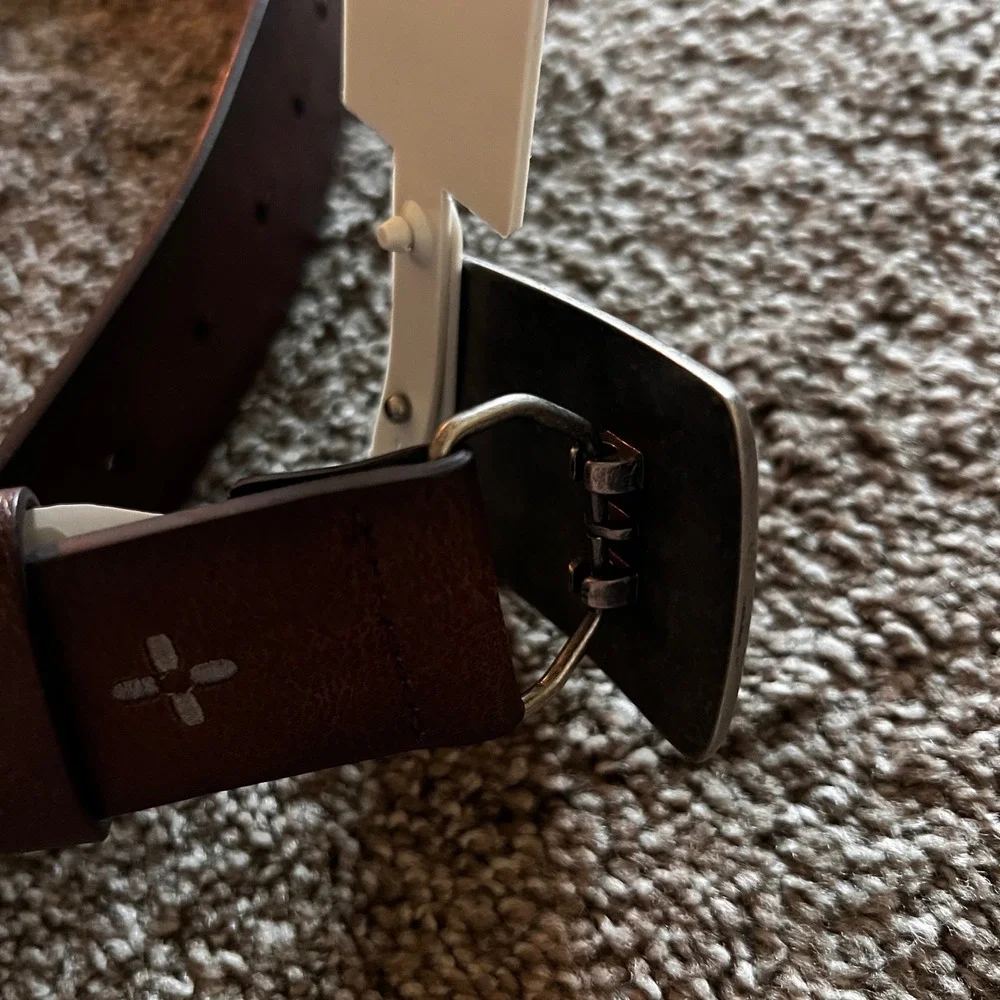 Sun Stone Mens Brown‎ Faux Leather Belt Silver Buckle Small 30-32 NWT $42.40